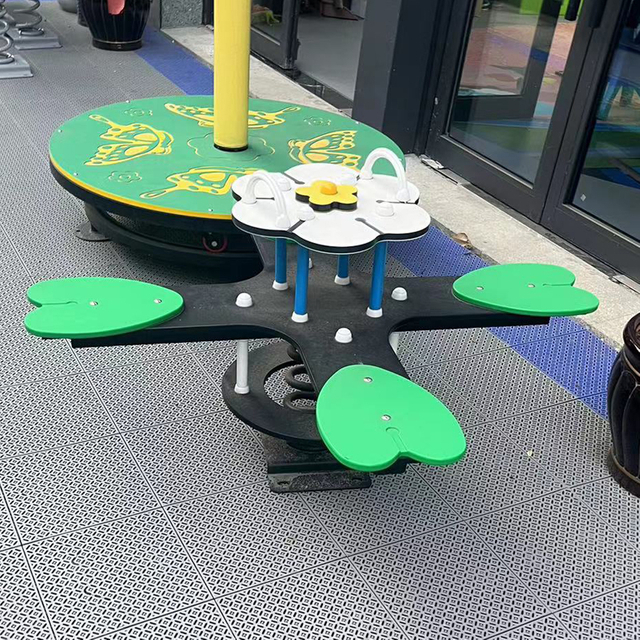 Children's outdoor garden game spring seesaw four-seater flower shape toddler seesaw playground toys hot sale
