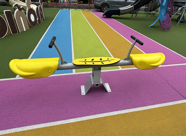 High-Quality Plastic Seat Toy for Outdoor Playground: Kids' Rocking Seesaw
