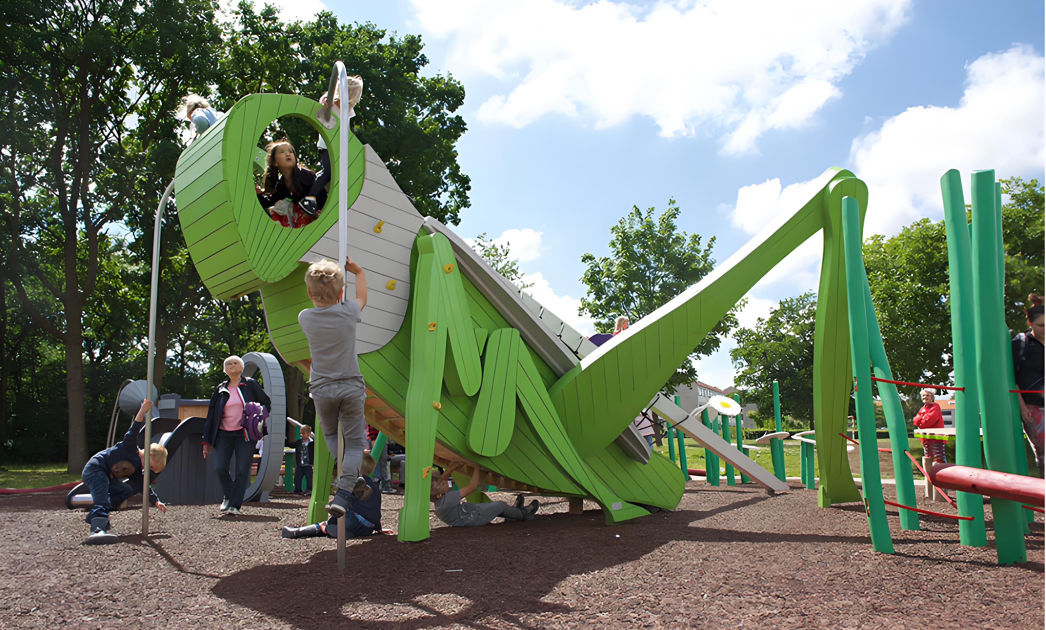 Customized Galvanized Steel Large Outdoor Amusement Equipment Themed Park Children's Slides Climbing Crawl Nets 