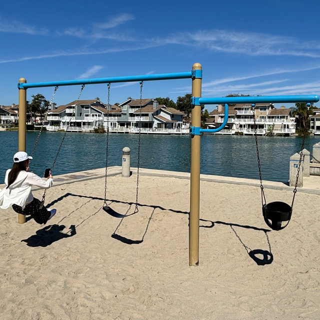 Modern Outdoor Triple Swing Set 
