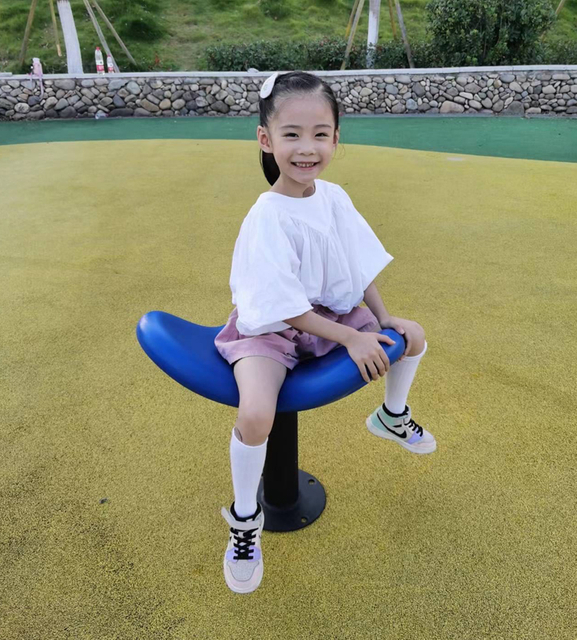  Merry-Go-Round Swivel Chair Suitable for Kids for Kindergarten