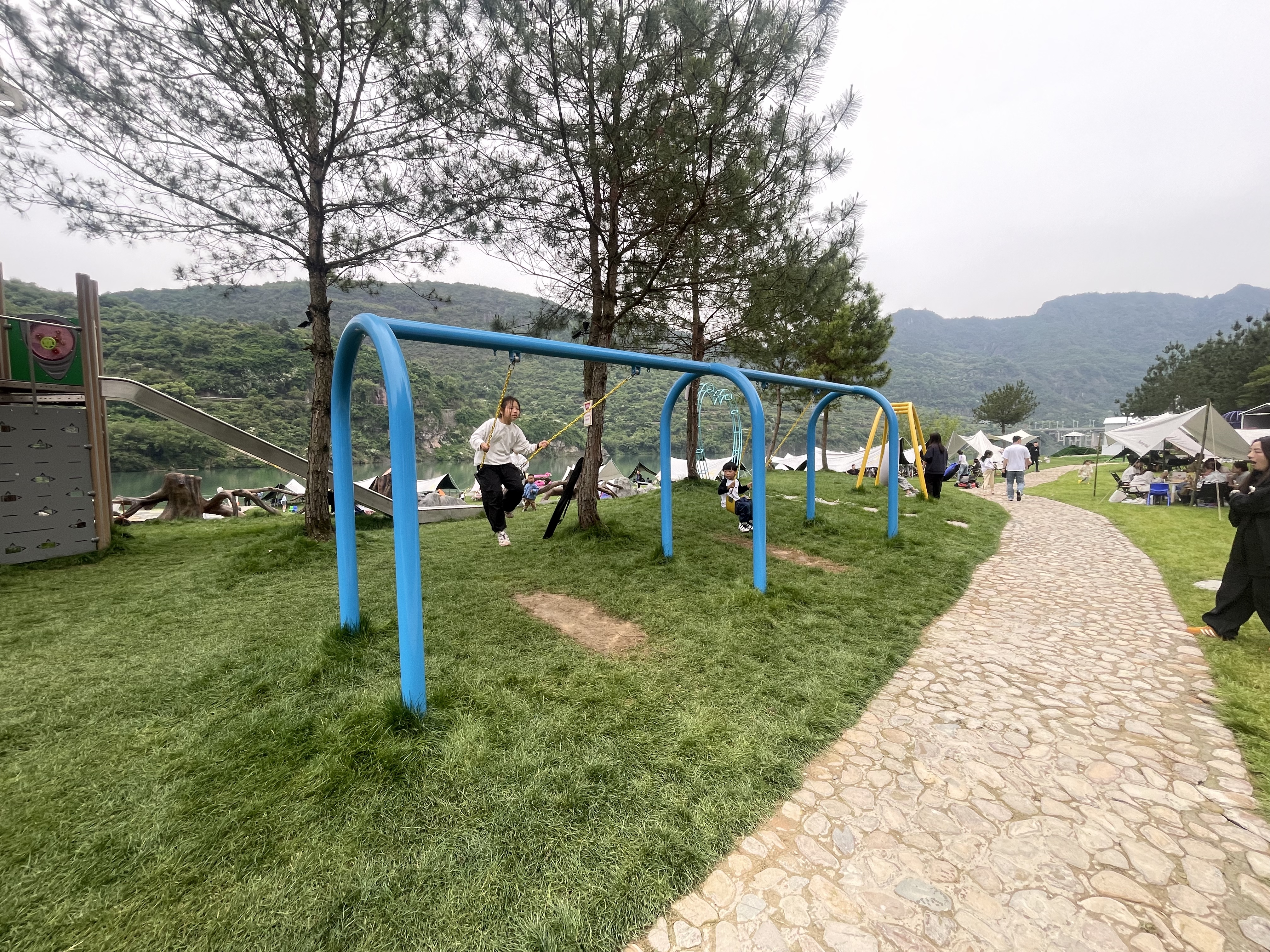 Outdoor Adult/Child Swing Set with Metal & Plastic Material for Community Parks School Playgrounds Trampoline Parks
