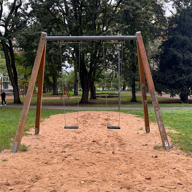 Kindergarten Outdoor Playground Metal Swing with Safety Seat for Baby Garden Slide Swing Set Outdoor for Children and Adult