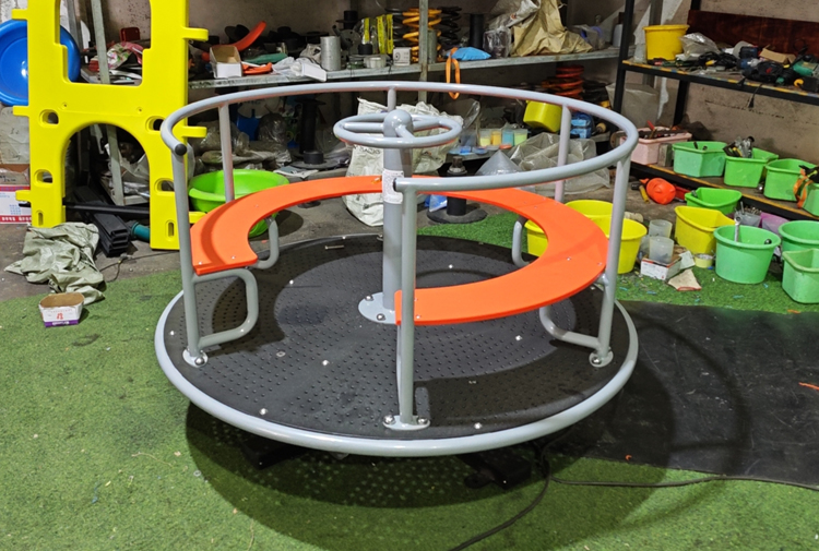 Factory direct outdoor children's push carousel with railing high quality plastic carousel seat children's garden outdoor toys