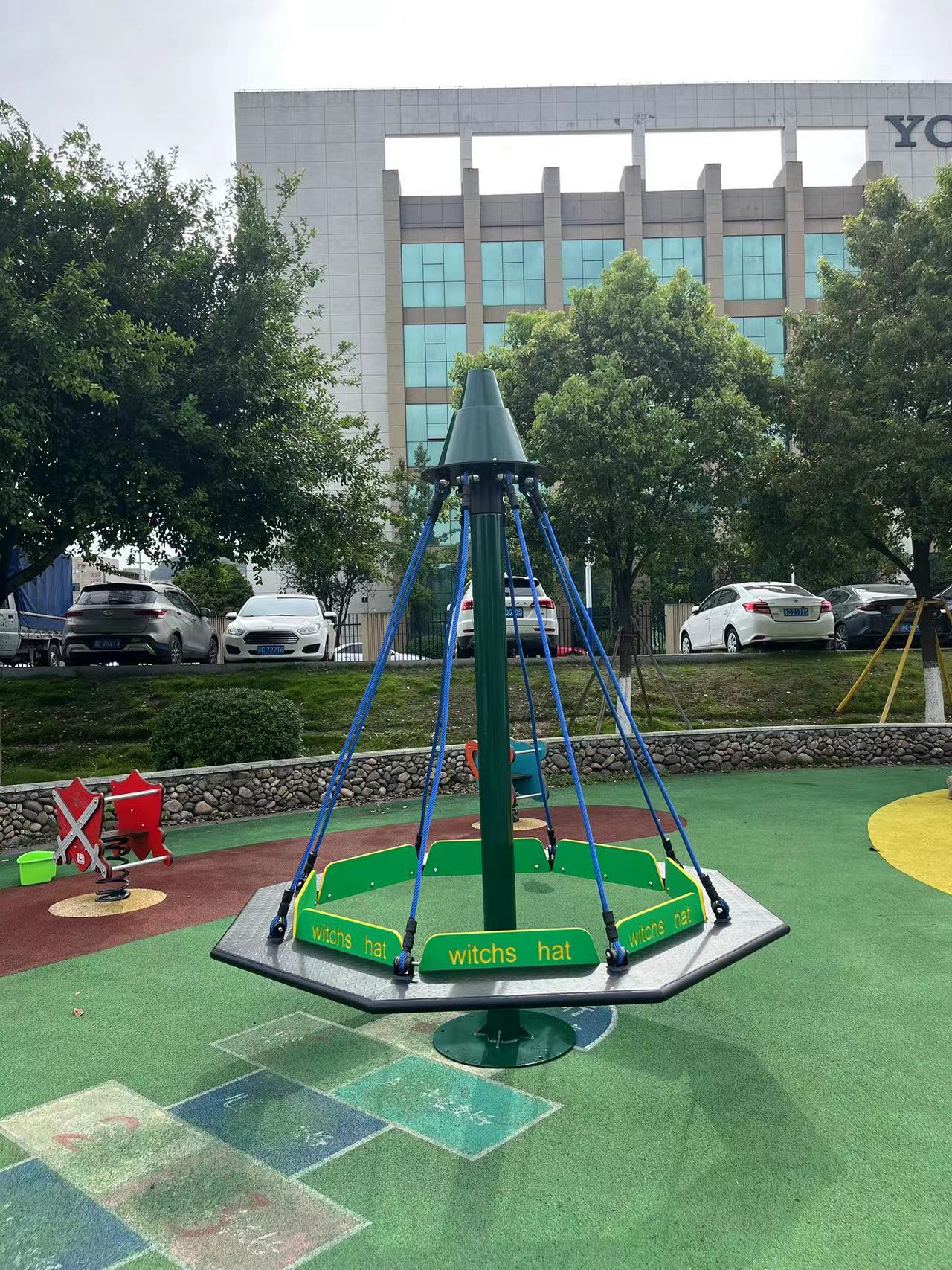 High Quality Outdoor Children's Climbing Net Powerless Carousel Rope Game Mountaineering Cone Stand Outdoor Playground Equipment