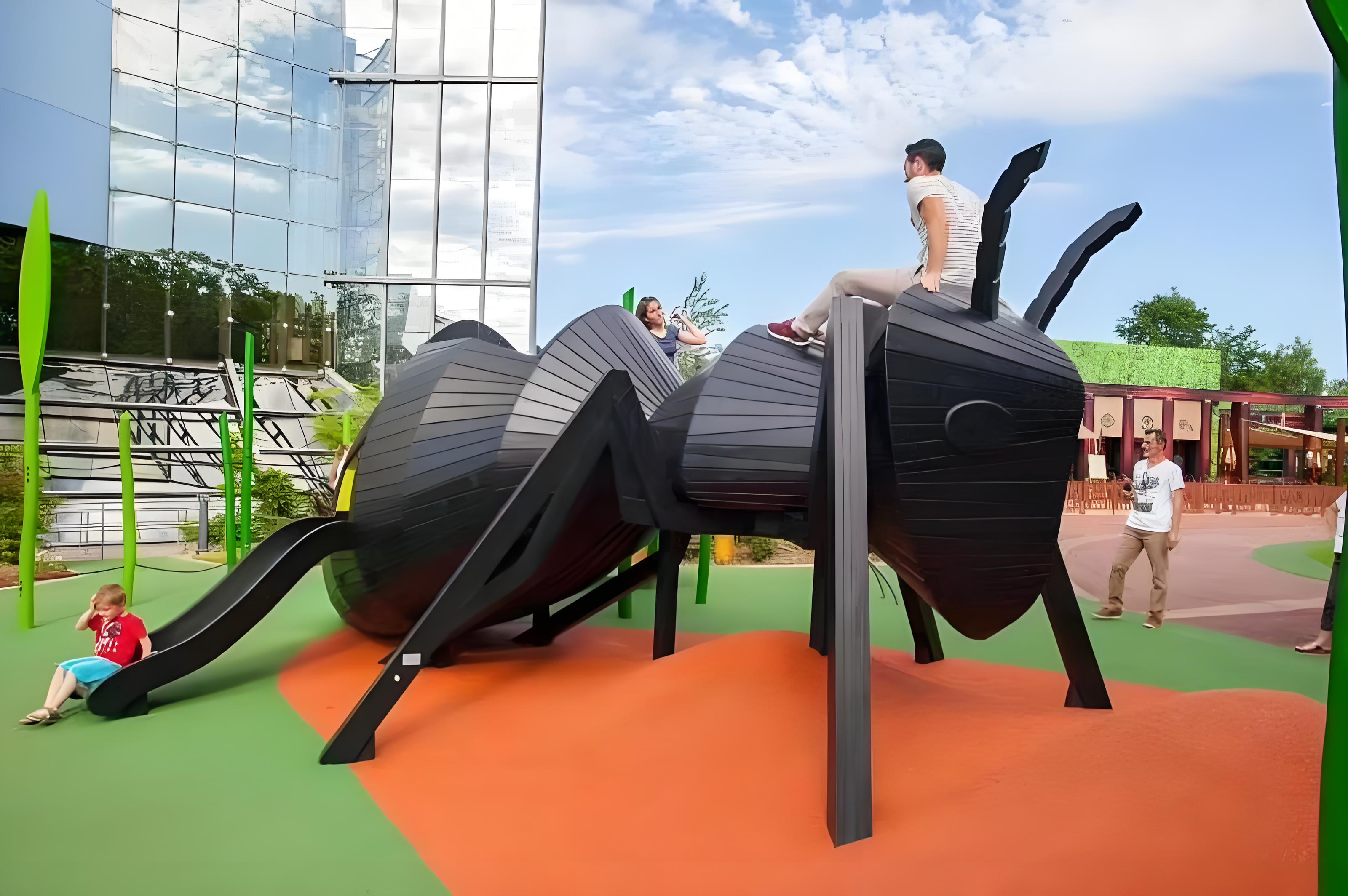 Customized Galvanized Steel Large Outdoor Amusement Equipment Themed Park Children's Slides Climbing Crawl Nets 